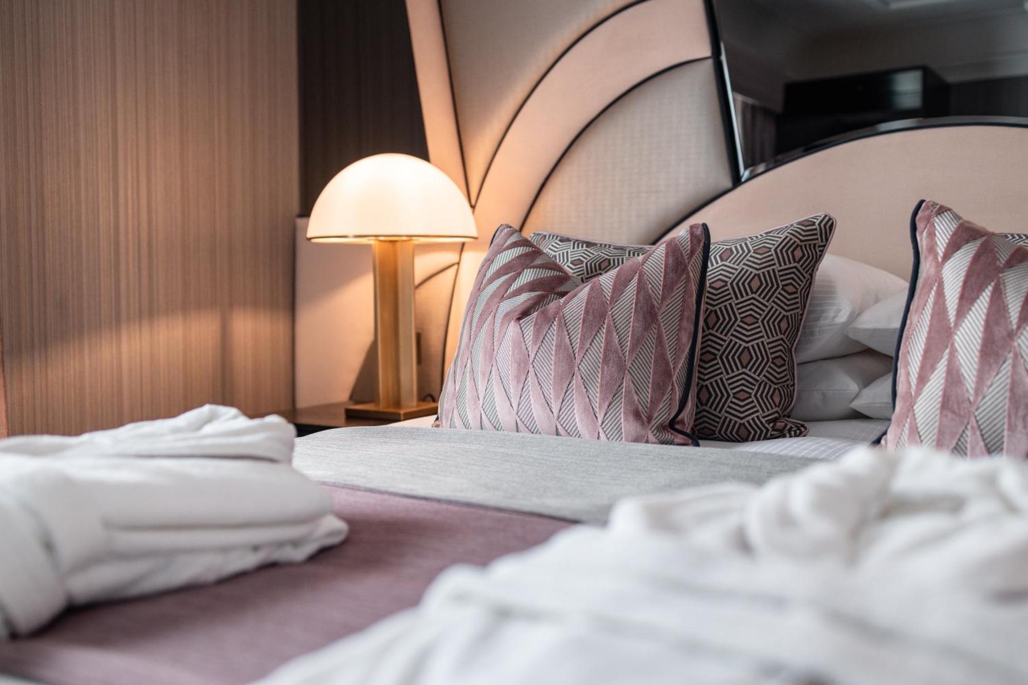 No.4 Carlton Hotell Southampton Exteriör bild